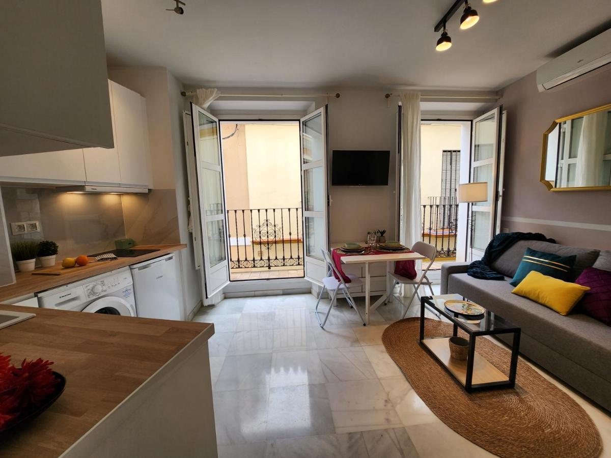 Lovely Center Apartments Seville - Balcony Lux Sol Sevilla Buitenkant foto
