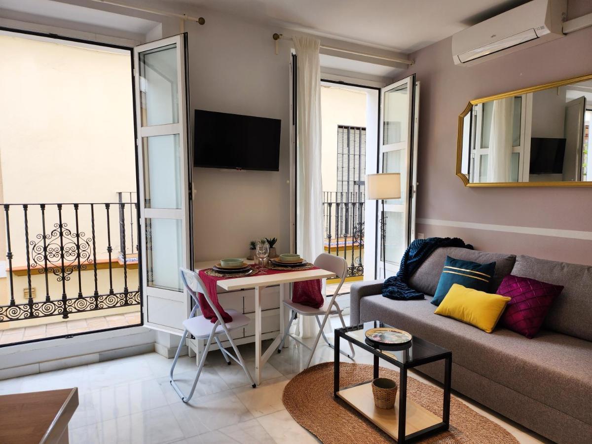 Lovely Center Apartments Seville - Balcony Lux Sol Sevilla Buitenkant foto
