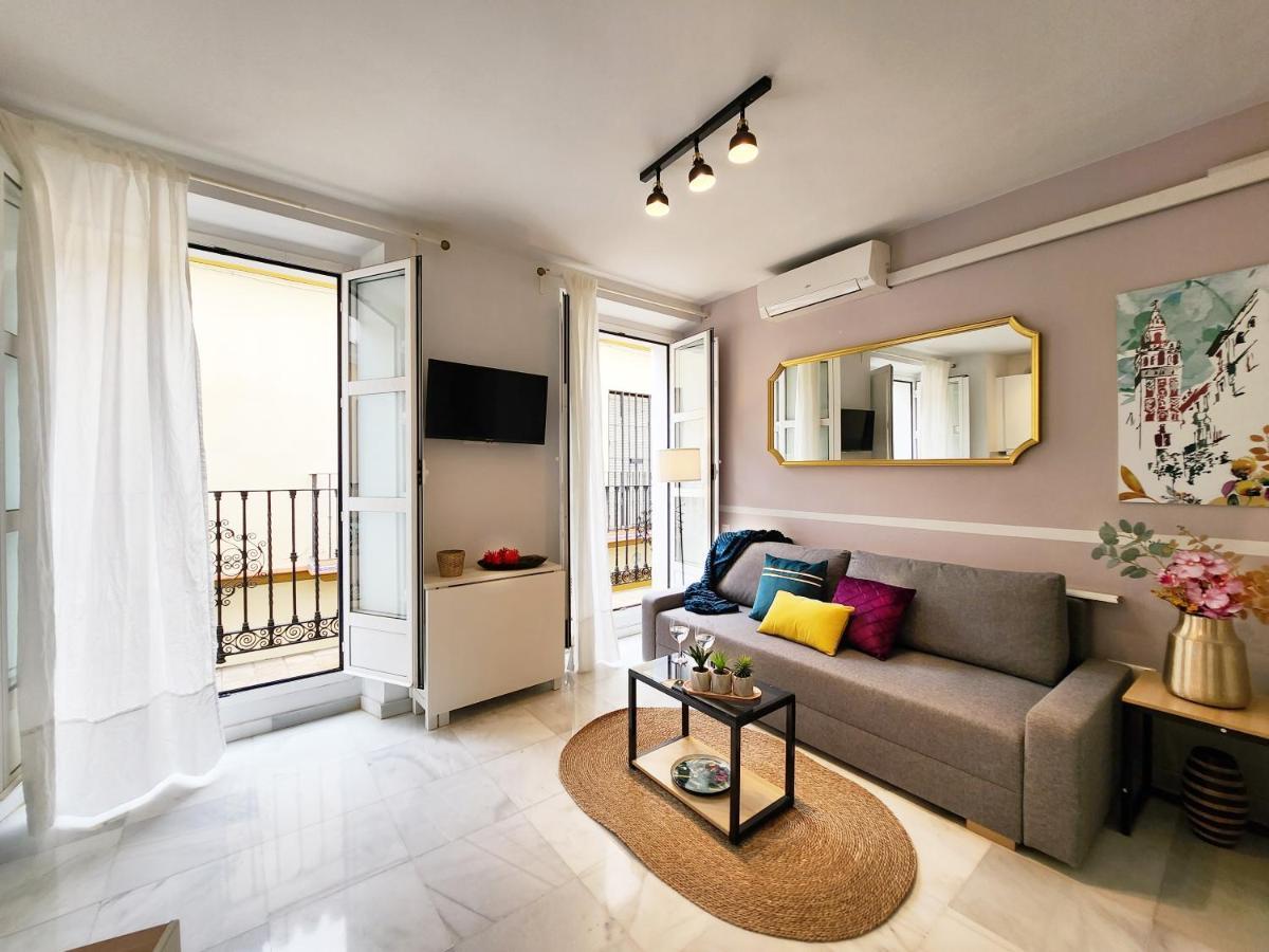 Lovely Center Apartments Seville - Balcony Lux Sol Sevilla Buitenkant foto