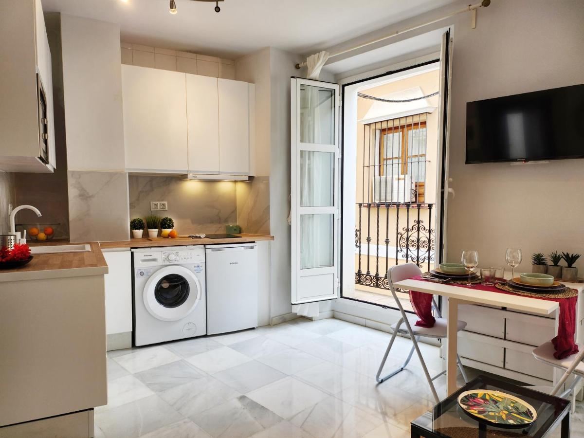 Lovely Center Apartments Seville - Balcony Lux Sol Sevilla Buitenkant foto