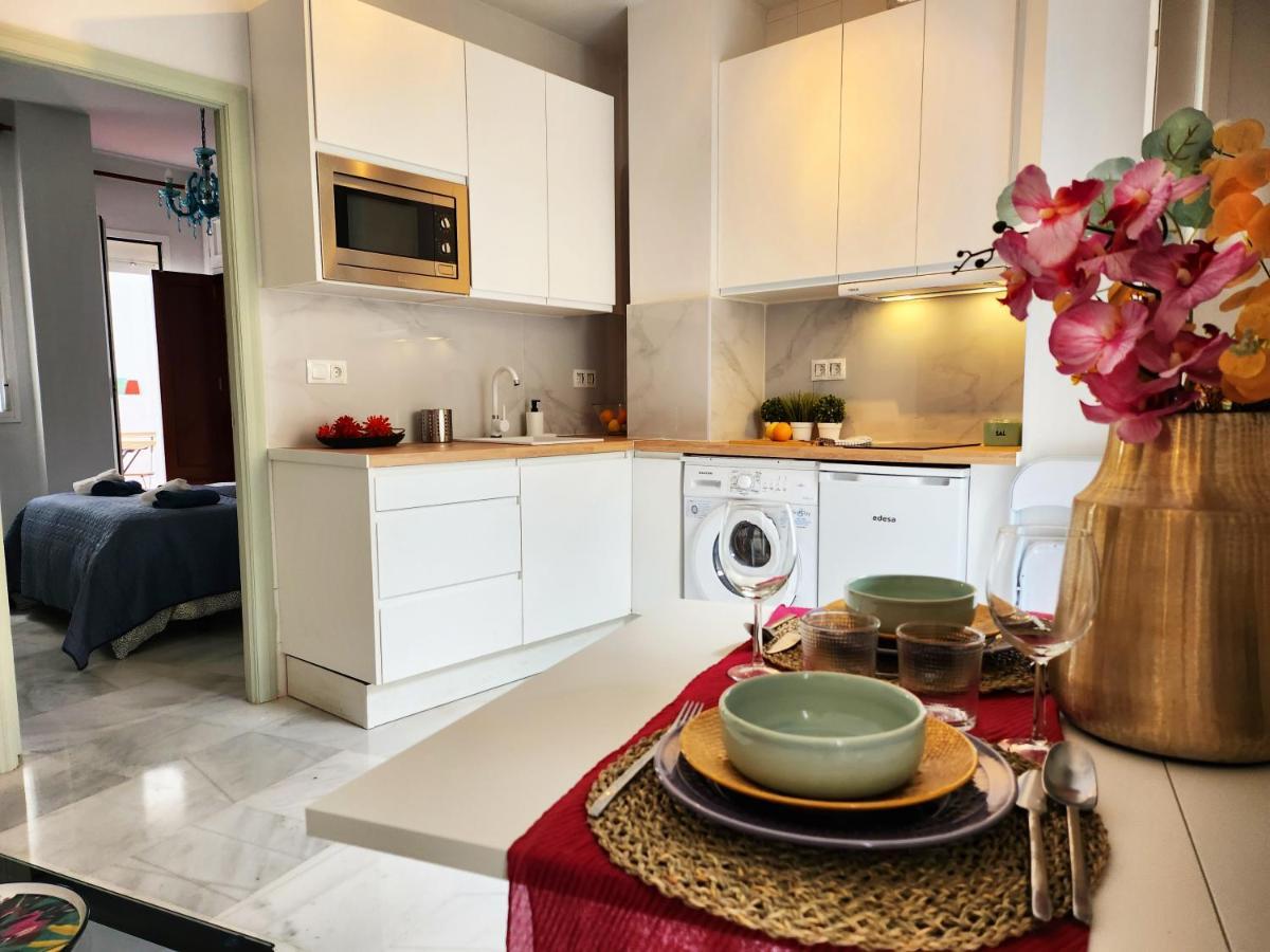 Lovely Center Apartments Seville - Balcony Lux Sol Sevilla Buitenkant foto