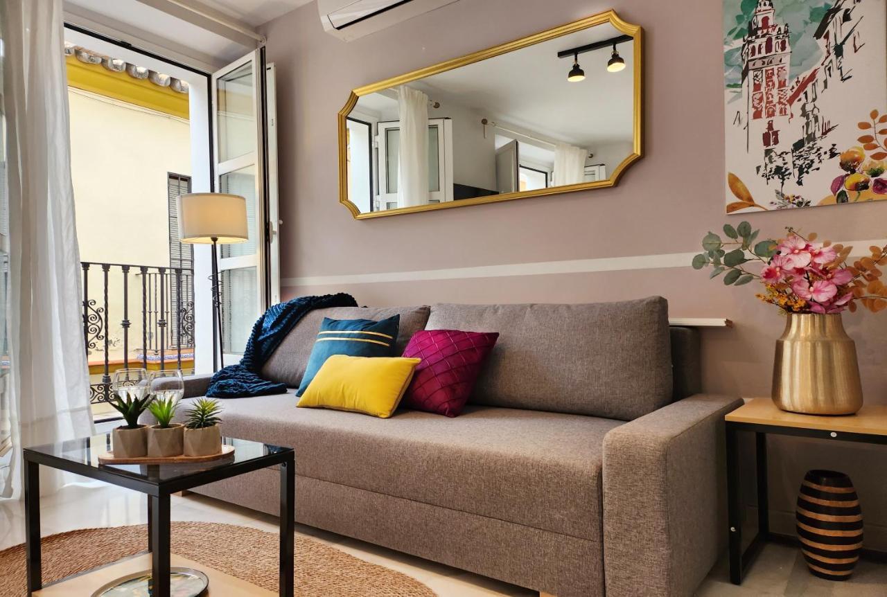 Lovely Center Apartments Seville - Balcony Lux Sol Sevilla Buitenkant foto
