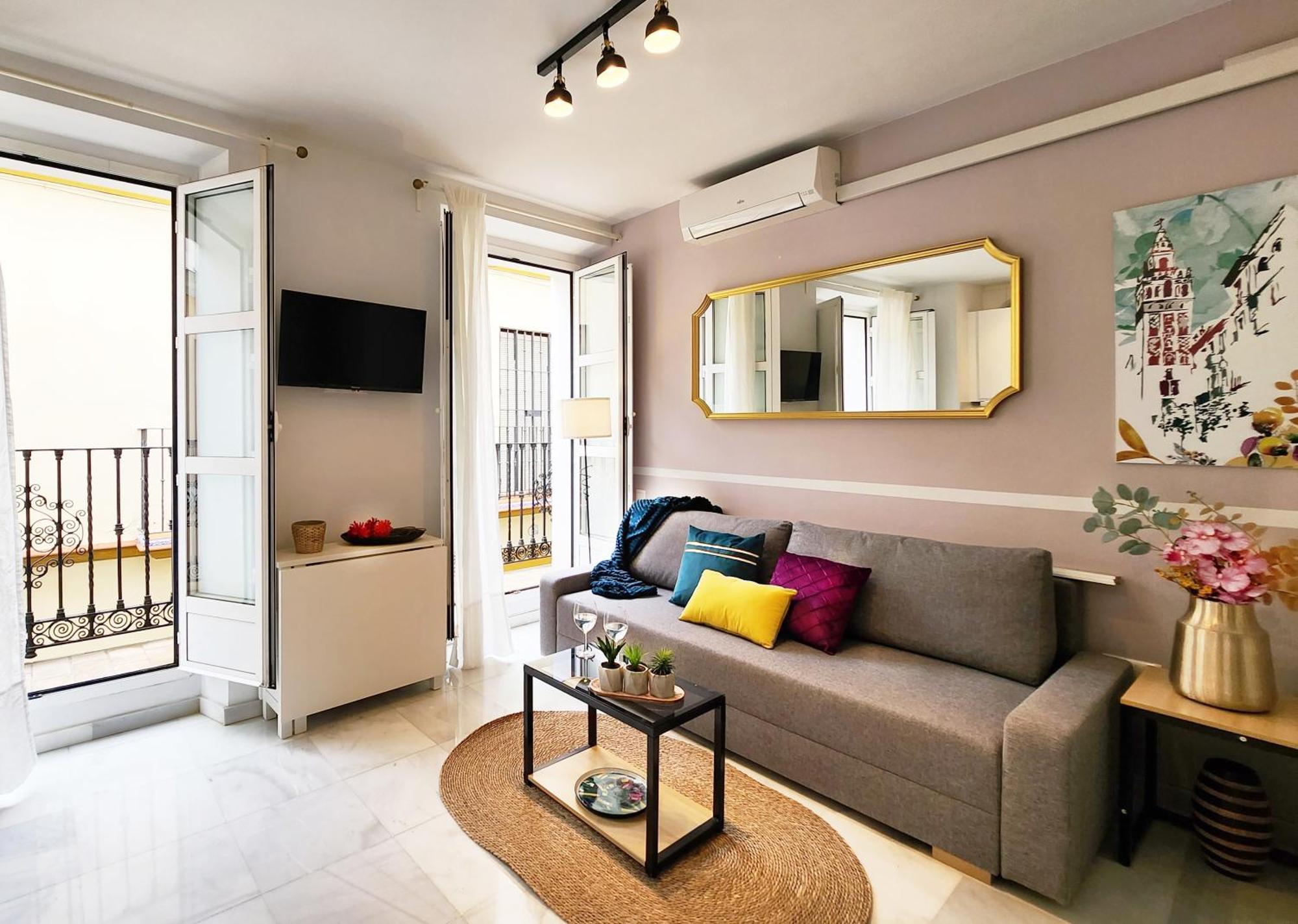 Lovely Center Apartments Seville - Balcony Lux Sol Sevilla Buitenkant foto